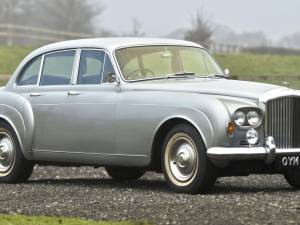Immagine 16/50 di Bentley S 3 Continental Flying Spur (1963)