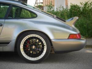 Immagine 7/31 di Porsche 911 Carrera 4 (1989)