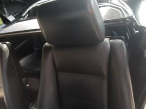 Image 14/55 of BMW 320i (1991)