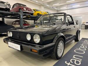 Bild 1/35 von Volkswagen Golf Mk I Convertible 1.8 (1990)