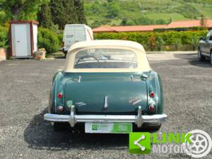 Image 6/10 de Austin-Healey 3000 Mk II (BJ7) (1966)