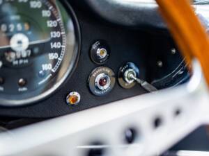 Bild 41/50 von Jaguar E-Type (2+2) (1969)