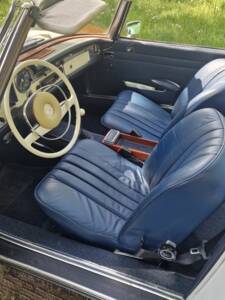 Image 17/100 de Mercedes-Benz 250 SL (1967)