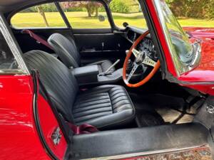 Bild 27/30 von Jaguar E-Type 4.2 (1966)