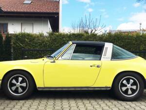 Image 2/37 of Porsche 911 2.4 T (1973)