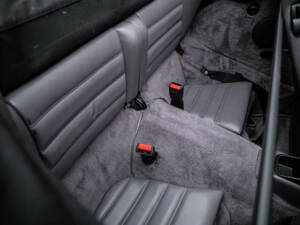 Image 14/38 of Porsche 911 Carrera 4 (1991)