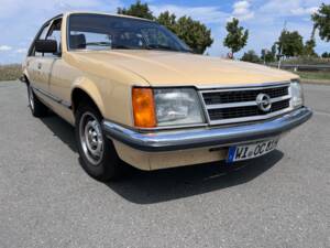 Immagine 5/39 di Opel Commodore 2,5 S (1981)