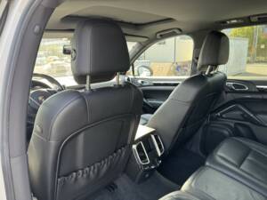 Bild 29/61 von Porsche Cayenne S (2010)