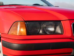 Bild 8/92 von BMW 325i (1994)