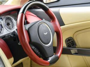 Image 20/26 of Aston Martin DB 9 Volante (2006)