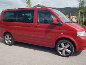 Image 2/23 of Volkswagen T5 Multivan 3.2 V6 4Motion (2007)