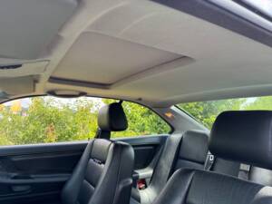 Image 15/37 of BMW 850i (1991)