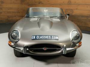 Imagen 5/19 de Jaguar E-Type 4.2 (1965)