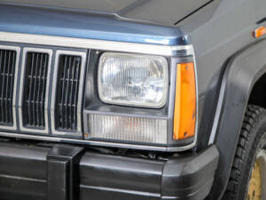 Image 22/50 de Jeep Cherokee 2.8L V6 (1986)