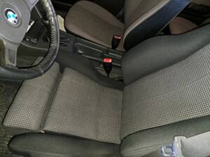 Image 8/15 of BMW 325e (1987)