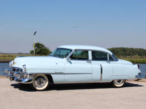 Image 4/45 of Cadillac 62 Sedan (1953)