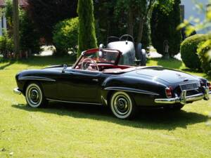 Image 13/16 of Mercedes-Benz 190 SL (1963)