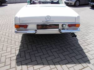 Image 5/14 de Mercedes-Benz 280 SL (1970)