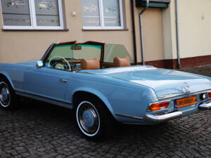 Afbeelding 11/40 van Mercedes-Benz 280 SL (1970)