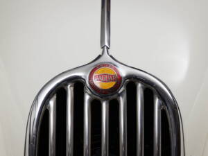 Image 19/39 of Jaguar XK 140 OTS (1954)