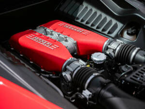 Image 16/50 of Ferrari 458 Italia (2012)