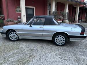 Immagine 4/22 di Alfa Romeo Spider Quadrifoglio (1985)