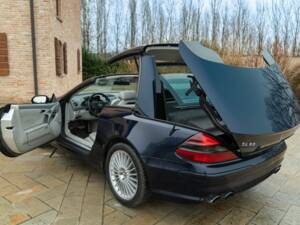 Image 10/50 of Mercedes-Benz SL 55 AMG (2003)