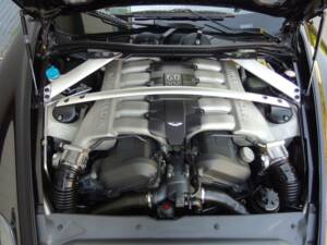 Bild 79/99 von Aston Martin DB 9 Volante (2006)