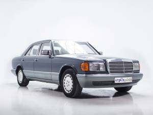 Afbeelding 4/29 van Mercedes-Benz 420 SE (1989)