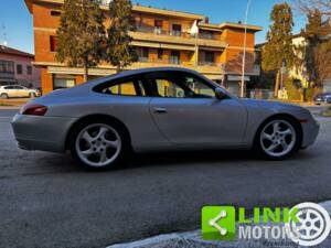 Image 5/10 of Porsche 911 Carrera (1998)