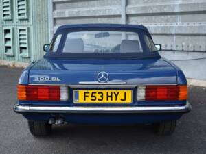 Image 15/50 of Mercedes-Benz 300 SL (1988)