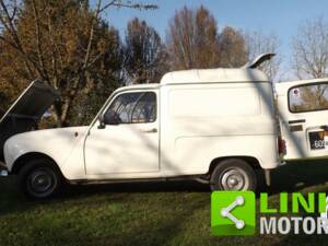 Image 4/10 of Renault R 4 F4 (1982)