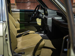 Image 37/46 of BMW 525 (1978)