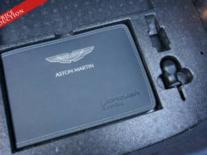 Image 6/50 of Aston Martin Vanquish (2013)