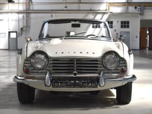 Bild 2/41 von Triumph TR 4A IRS (1965)