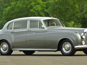 Image 13/50 of Bentley S 1 (1958)