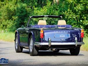 Image 13/36 de Triumph TR 4A IRS (1966)