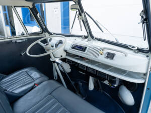 Image 39/89 of Volkswagen T1 Samba (1966)