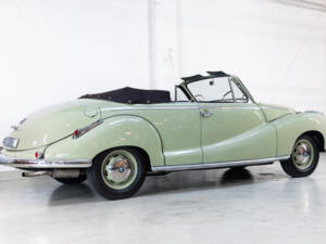 Immagine 7/50 di BMW 502 - 3,2 Litro (1955)