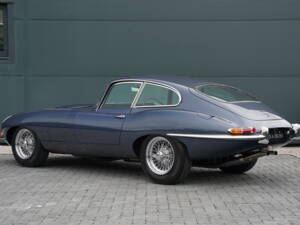 Imagen 2/50 de Jaguar E-Type 4.2 (1965)