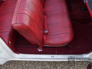 Image 46/50 of Oldsmobile Dynamic 88 (1966)