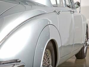 Image 6/20 of Jaguar Mk II 3.8 (1962)