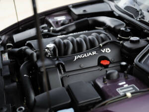 Imagen 11/36 de Jaguar XK8 4.0 (1999)