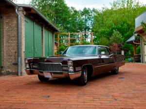 Bild 23/200 von Cadillac Coupe DeVille (1968)