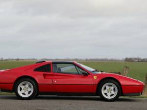 Image 6/7 de Ferrari 328 GTS (1987)