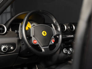 Image 40/72 of Ferrari 599 GTB (2006)