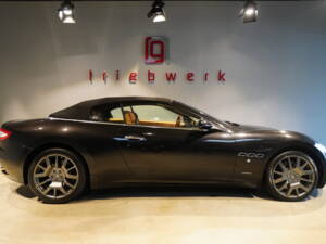 Image 20/26 of Maserati GranCabrio 4.7 (2010)