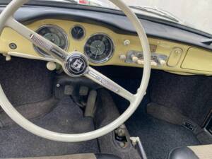 Image 19/26 of Volkswagen Karmann Ghia 1200 (1963)
