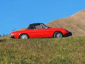 Image 3/7 of Alfa Romeo 2000 Spider Veloce (2000)