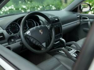 Bild 37/50 von Porsche Cayenne S (2003)